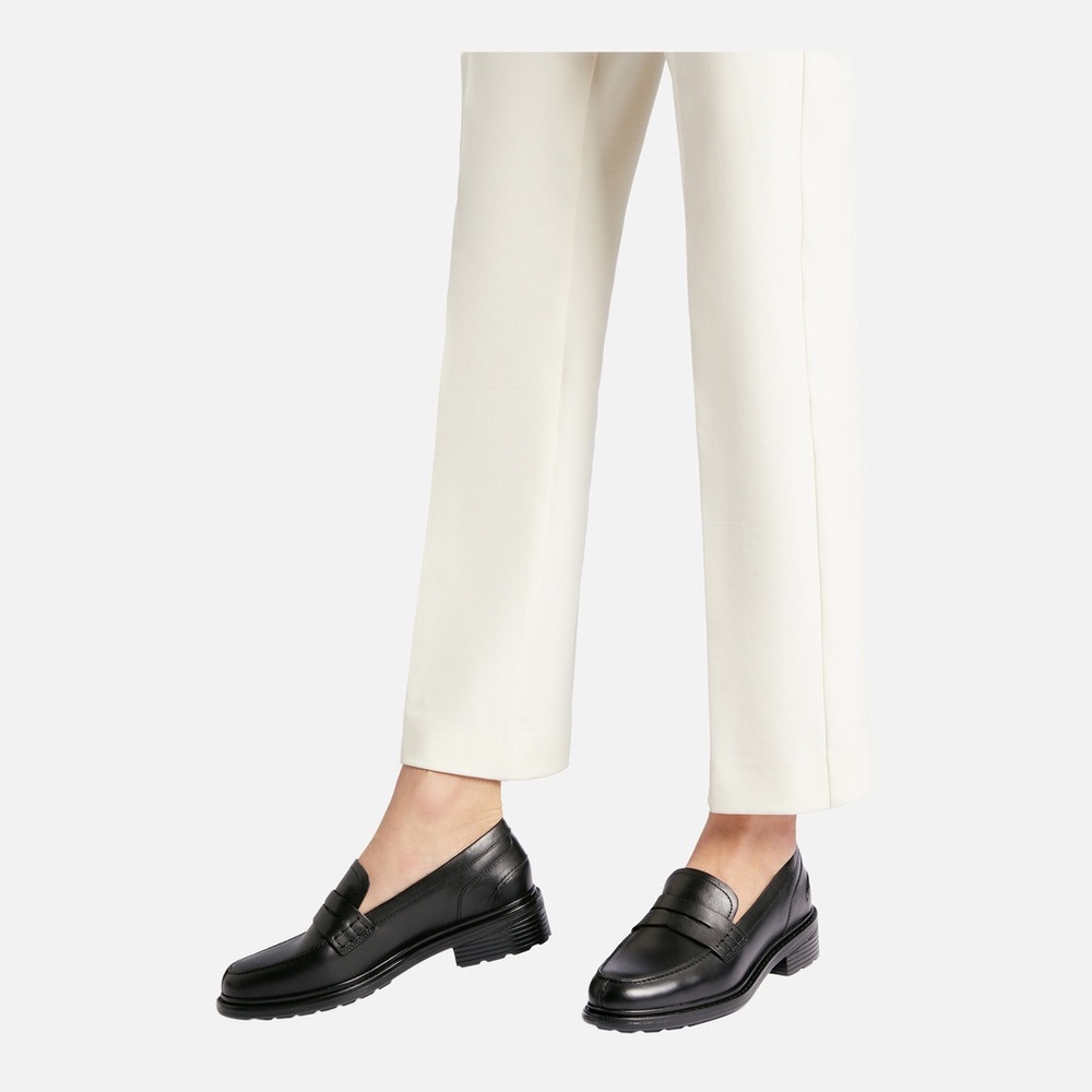 Walk Pleasure Woman
Leather loafers by Geox